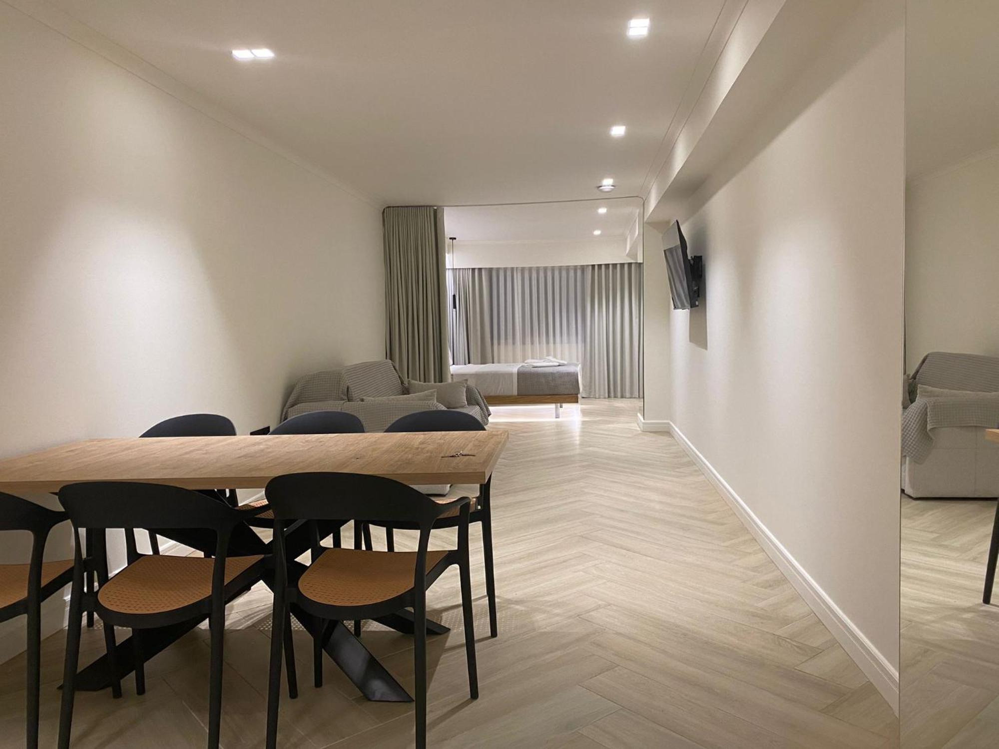 Triple A - Near Ermou Shopping Street - Family Hospitality - Free Parking! Lejlighedshotel Athen Eksteriør billede