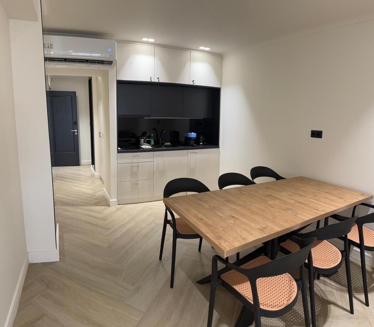 Triple A - Near Ermou Shopping Street - Family Hospitality - Free Parking! Lejlighedshotel Athen Eksteriør billede